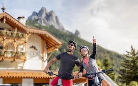 Rene Dolomites Boutique Hotel
